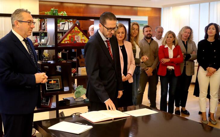 Vicente Ferrer Mas toma posesión como nuevo secretario general del Ayuntamiento de Benidorm